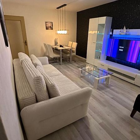 Fewo Am Deich 1 Zentral Mit Stadtblick Und Kontaktloser Check In Bremerhaven Luaran gambar