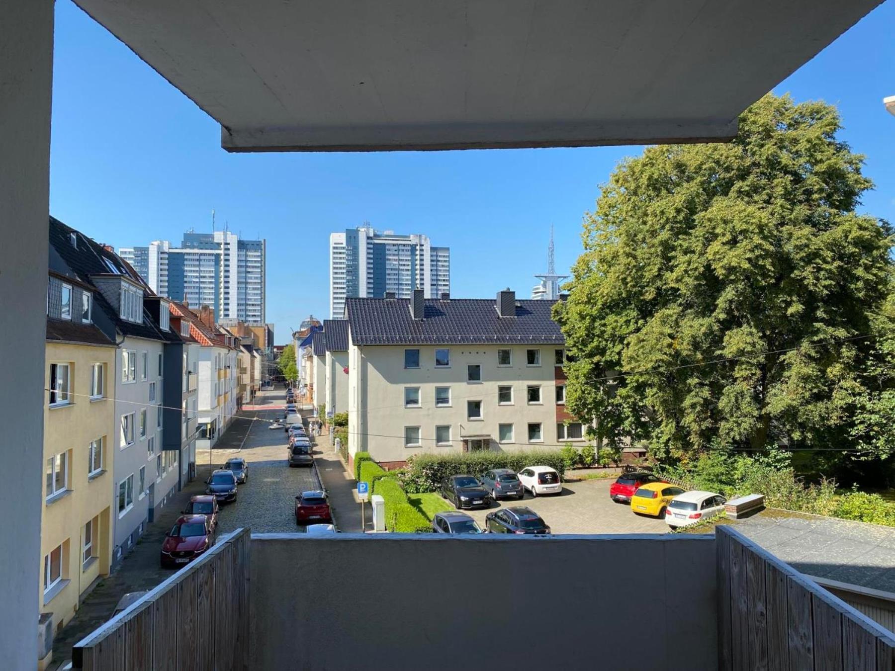 Fewo Am Deich 1 Zentral Mit Stadtblick Und Kontaktloser Check In Bremerhaven Luaran gambar