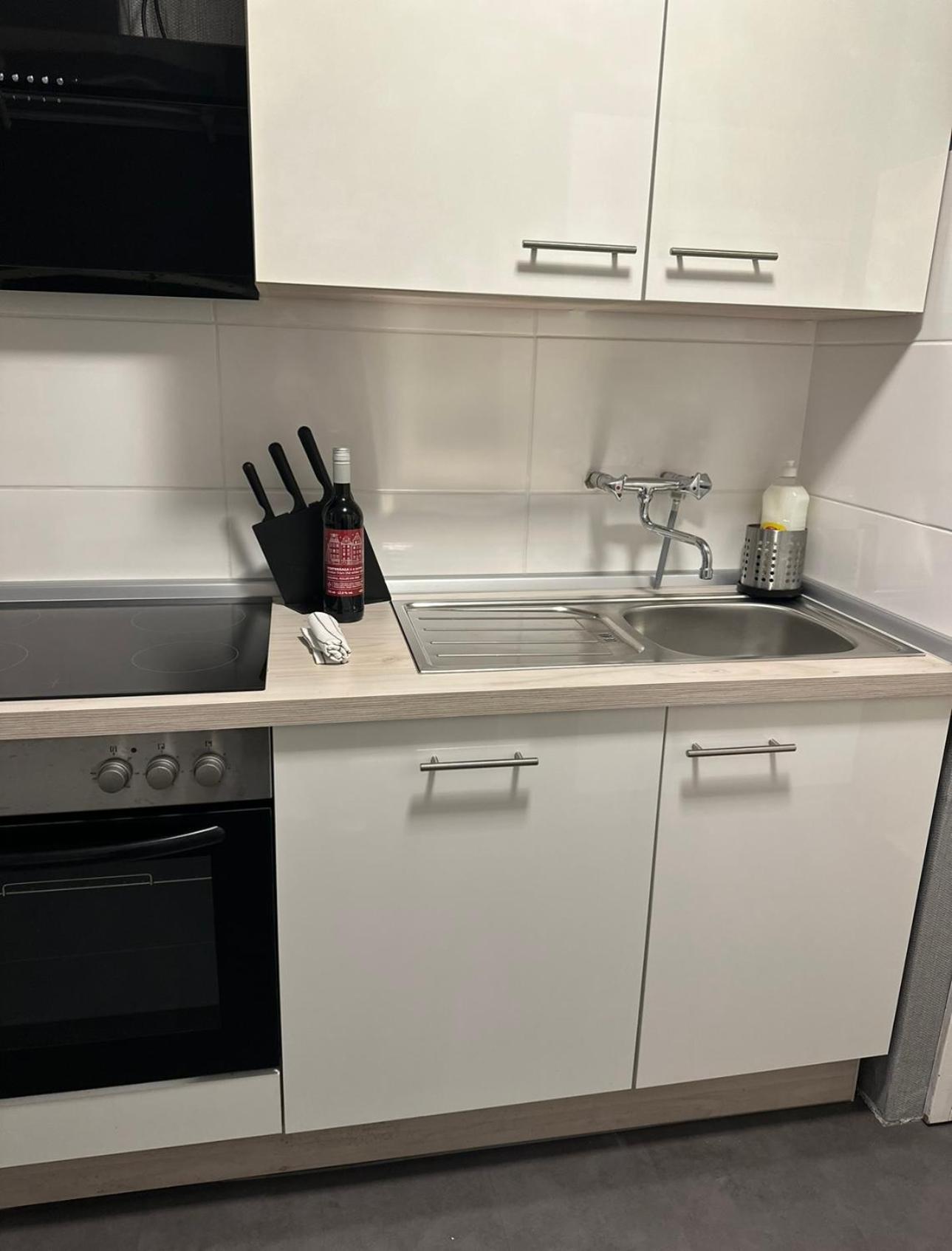 Fewo Am Deich 1 Zentral Mit Stadtblick Und Kontaktloser Check In Bremerhaven Luaran gambar