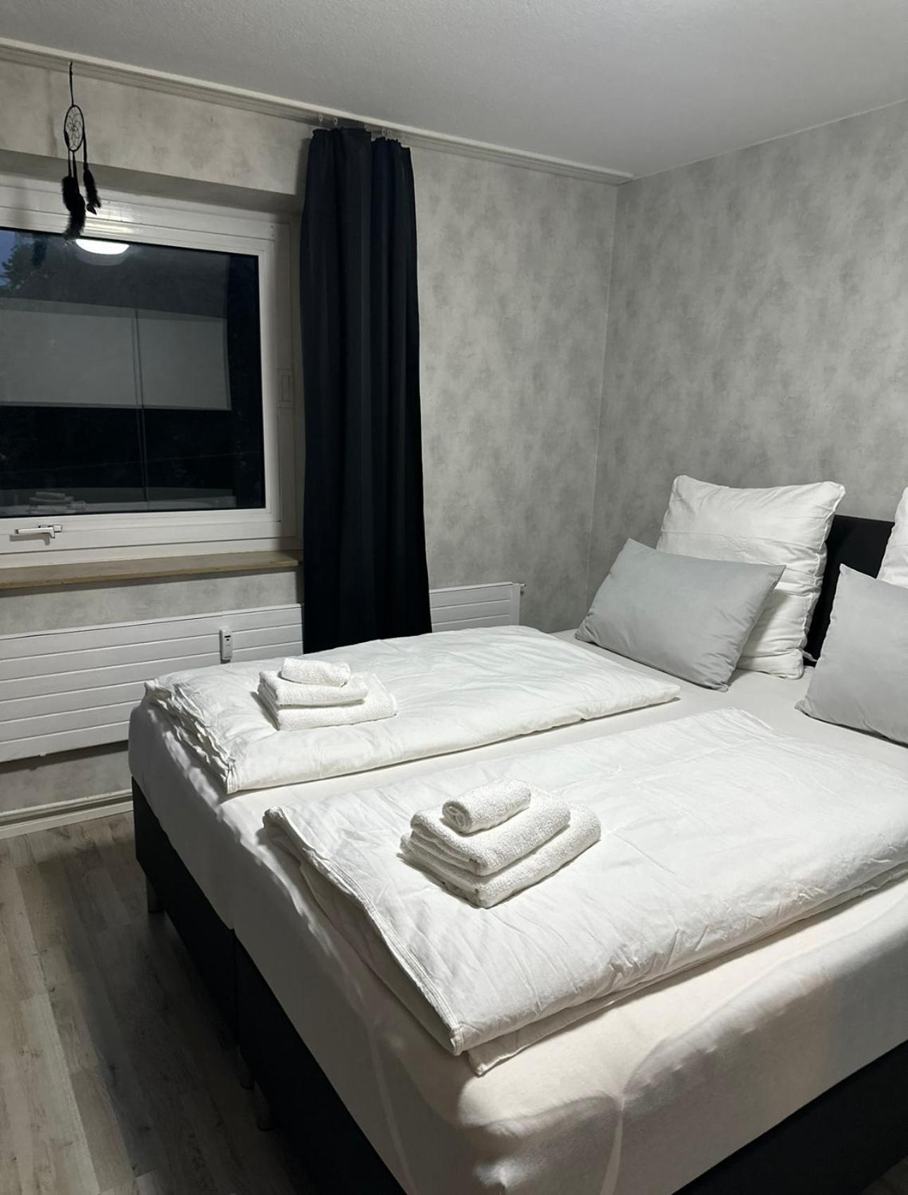Fewo Am Deich 1 Zentral Mit Stadtblick Und Kontaktloser Check In Bremerhaven Luaran gambar