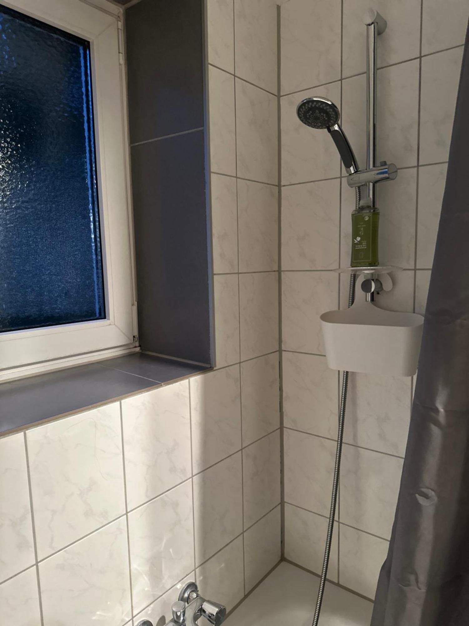 Fewo Am Deich 1 Zentral Mit Stadtblick Und Kontaktloser Check In Bremerhaven Luaran gambar
