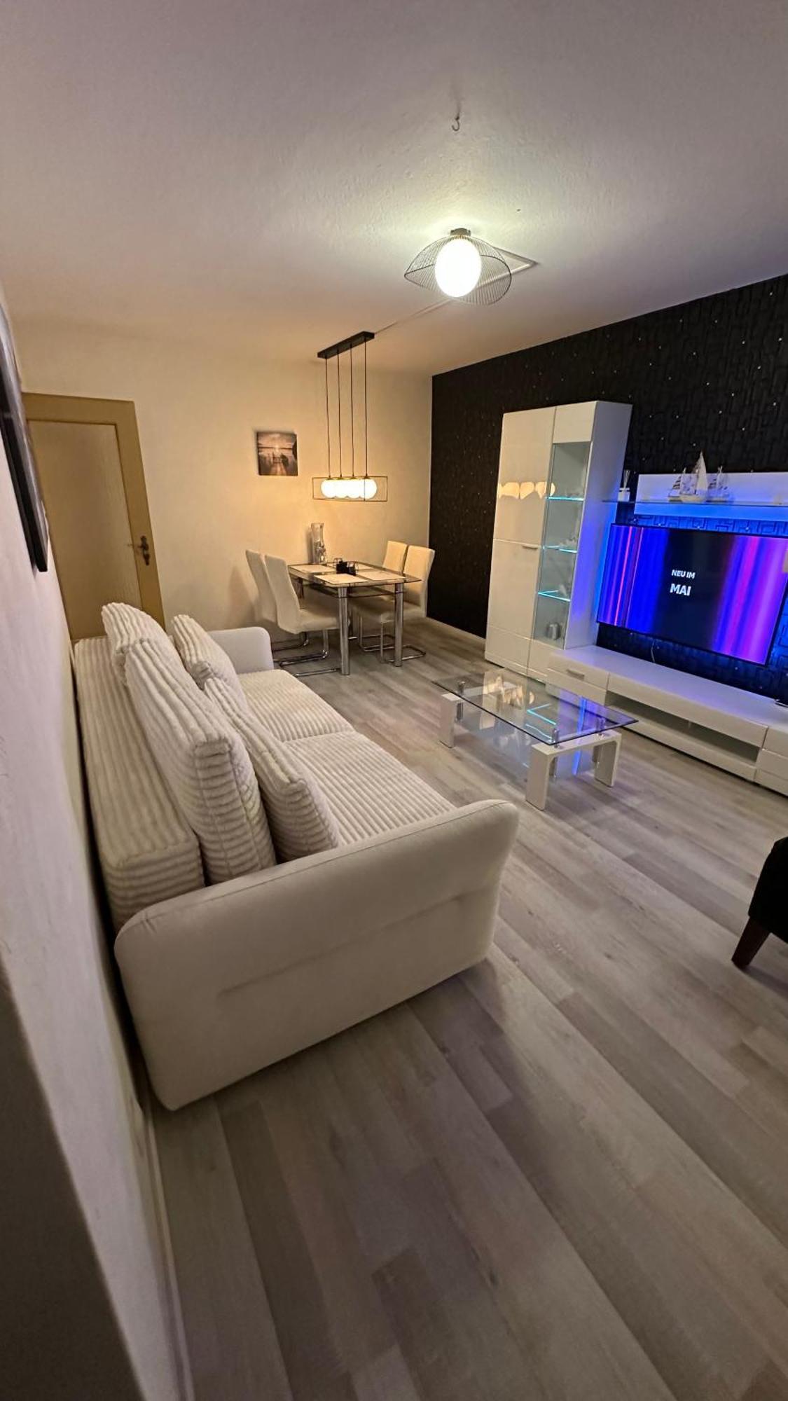 Fewo Am Deich 1 Zentral Mit Stadtblick Und Kontaktloser Check In Bremerhaven Luaran gambar