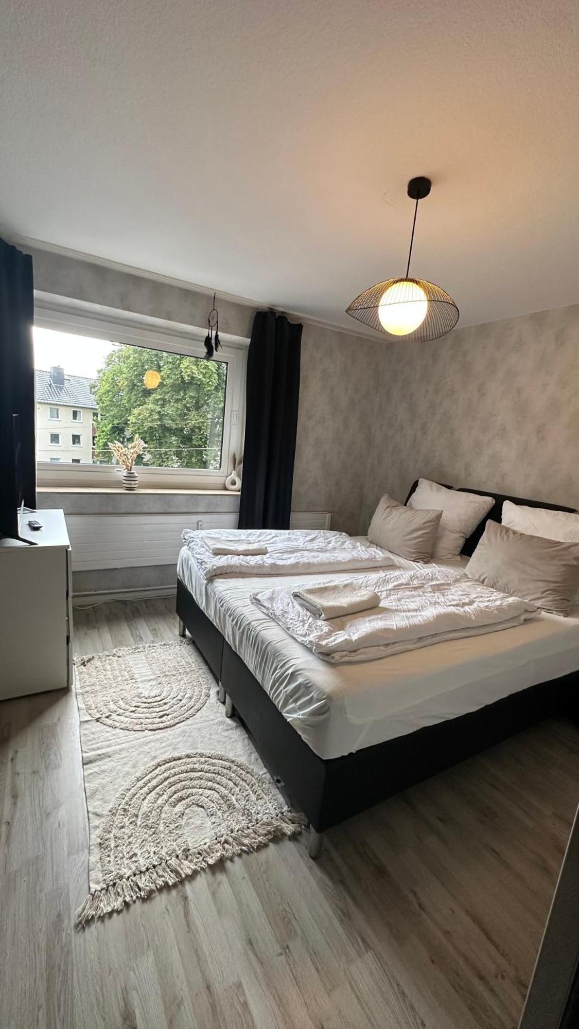 Fewo Am Deich 1 Zentral Mit Stadtblick Und Kontaktloser Check In Bremerhaven Luaran gambar